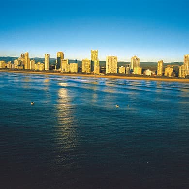 <h6 class="card__title">黄金海岸</h6>